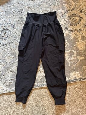 Old Navy Powersoft Black High-Waist Cargo Jogger Pants - Women